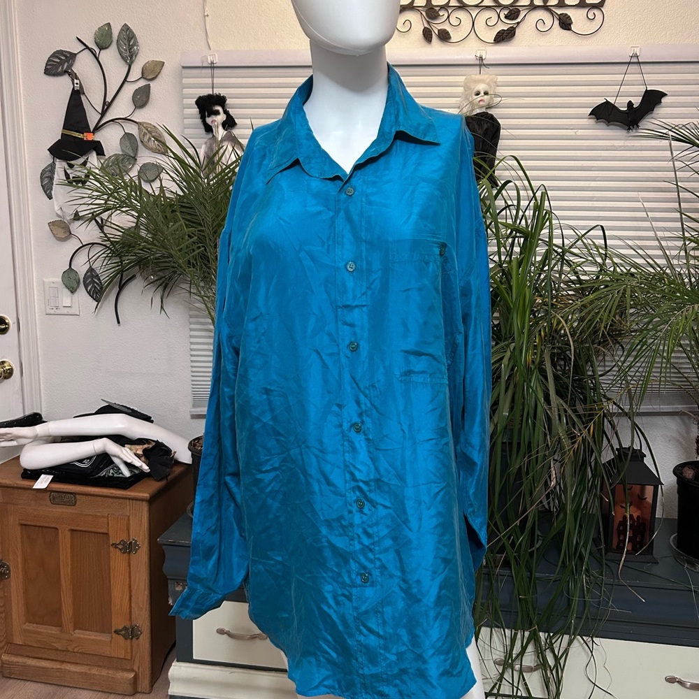 Sleek Teal Button-Up Blouse